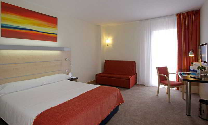 B&B Hotel Girona 3 Сальт Номер фото